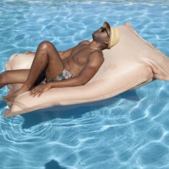 Pouf Géant Extérieur Flottant Colorfun - Sahara -Raviday Piscine sahara 2